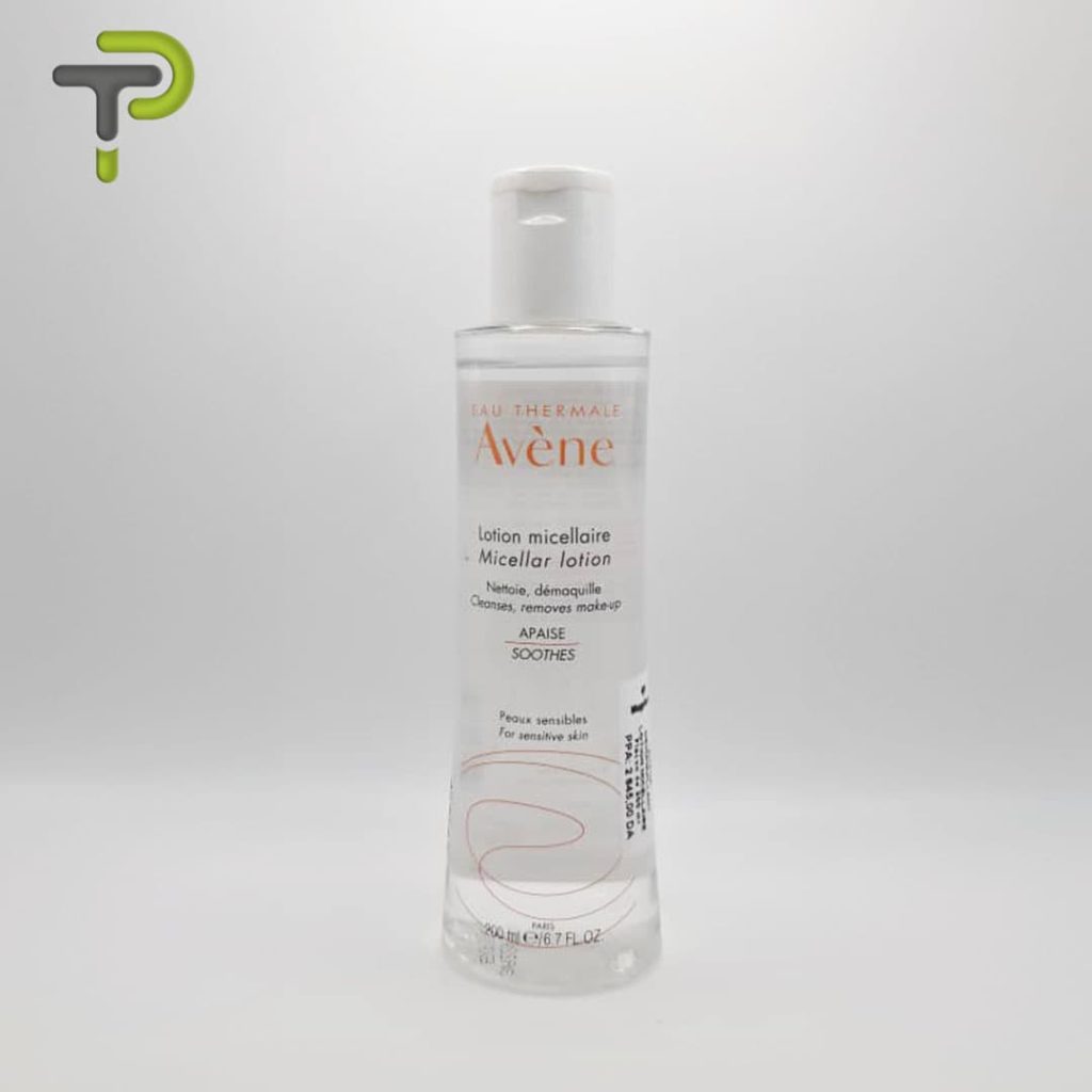 La lotion micellaire Avène est un nettoyant doux